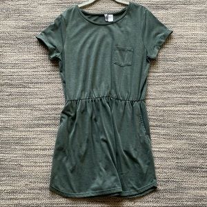 Green Divided T-Shirt Pocket Dress